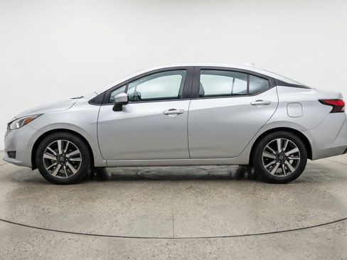 Used 2025 Nissan Versa SV FWD image 5