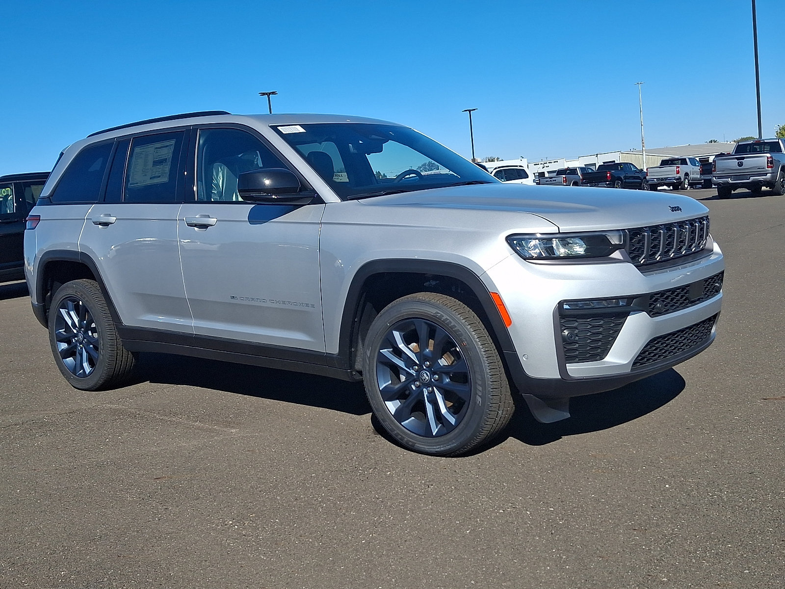 New 2026 Jeep Grand Cherokee Limited AWD/4WD image 1