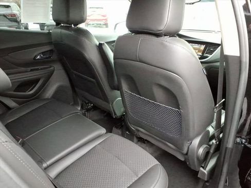 Used 2021 Buick Encore Preferred w/ Safety Package image 24