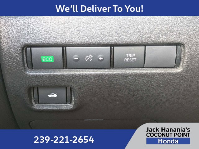 Used 2022 Nissan Sentra SR w/ SR Premium Package FWD image 25