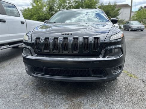 Used 2016 Jeep Cherokee Sport w/ Cold Weather Group AWD/4WD image 2