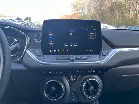 Used 2025 Chevrolet Blazer LT image 17