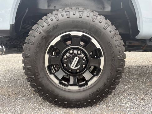 Used 2026 Ford F250 Platinum w/ Tremor Off-Road Package AWD/4WD image 21