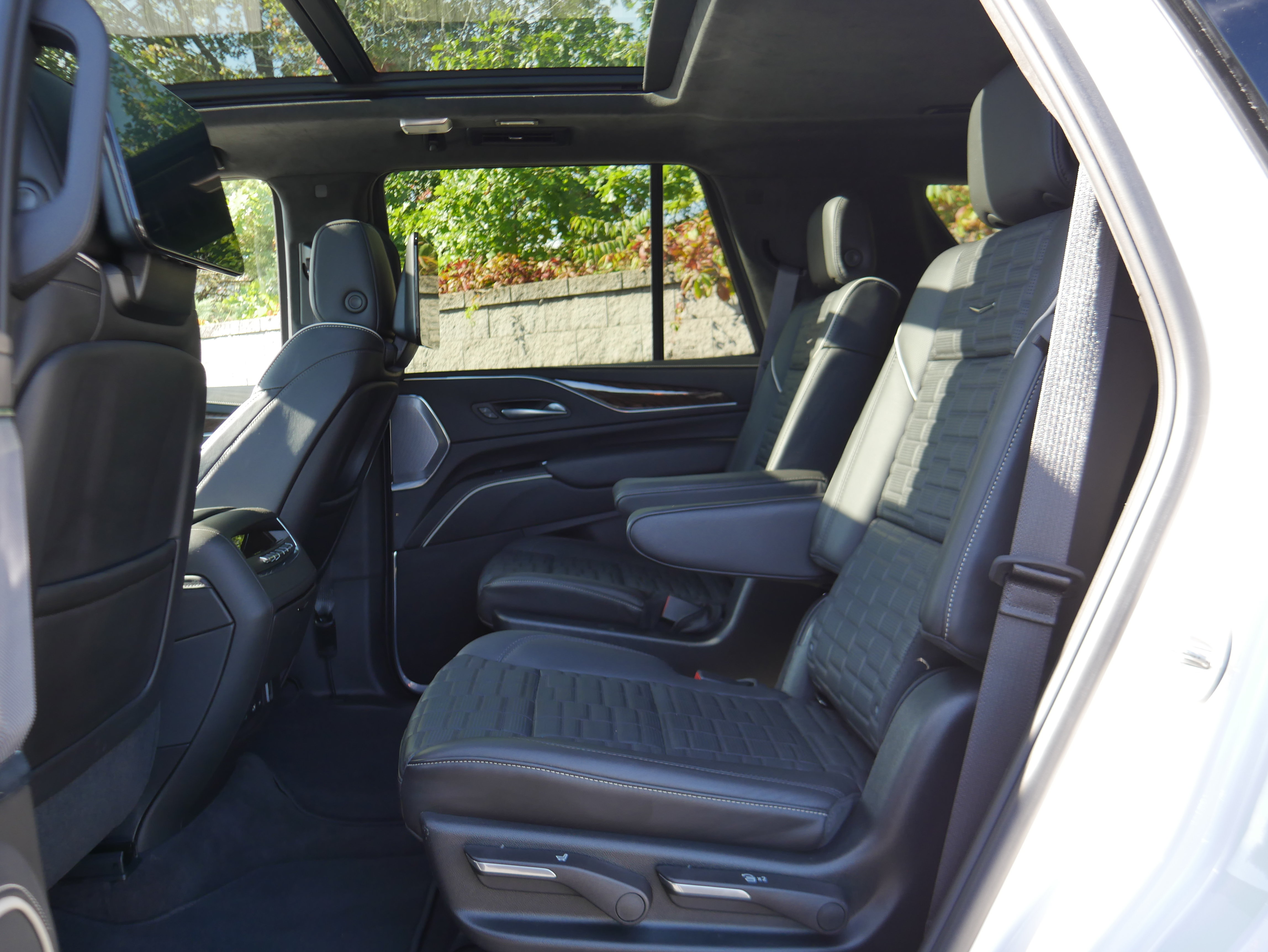 Certified 2023 Cadillac Escalade Premium Luxury Platinum AWD/4WD image 20