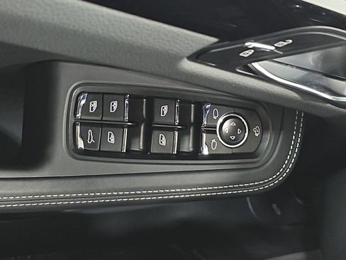 Certified 2025 Porsche Macan S AWD/4WD image 21