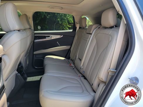 Used 2023 Lincoln Nautilus Reserve w/ Equipment Group 201A AWD/4WD image 17