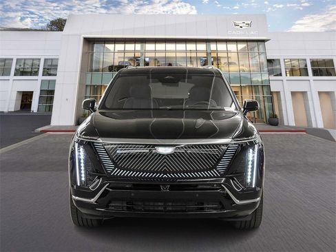 Used 2026 Cadillac Vistiq Premium Luxury image 2