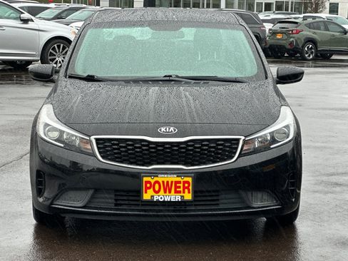 Used 2017 Kia Forte LX image 9