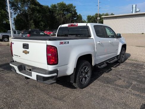 Used 2017 Chevrolet Colorado Z71 AWD/4WD image 2