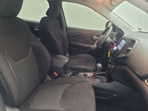 Used 2019 Jeep Cherokee Latitude w/ Popular Appearance Group image 21