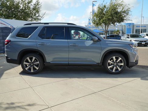 New 2025 Honda Pilot Touring image 4