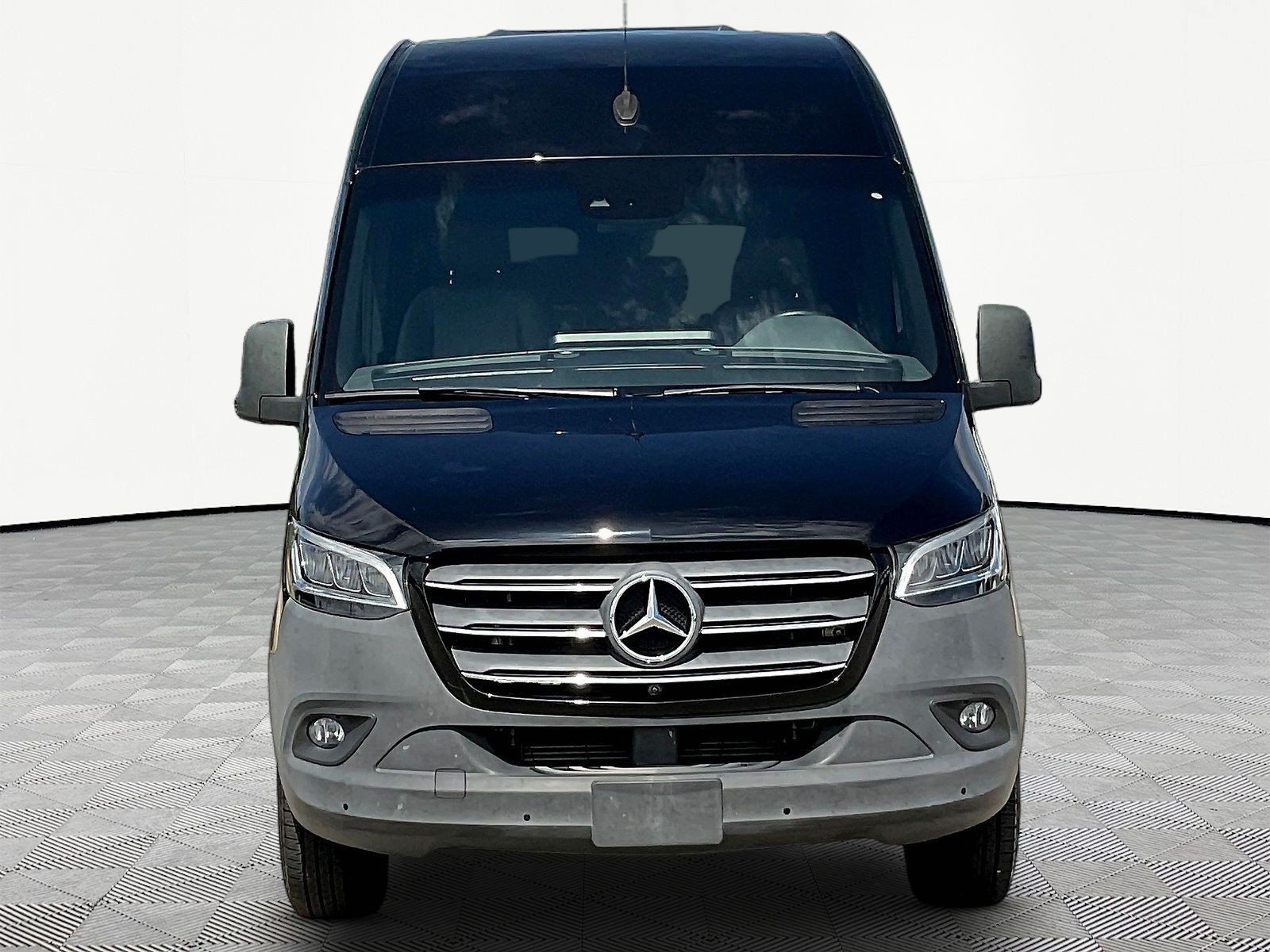 Used 2021 Mercedes-Benz Sprinter 2500 image 2
