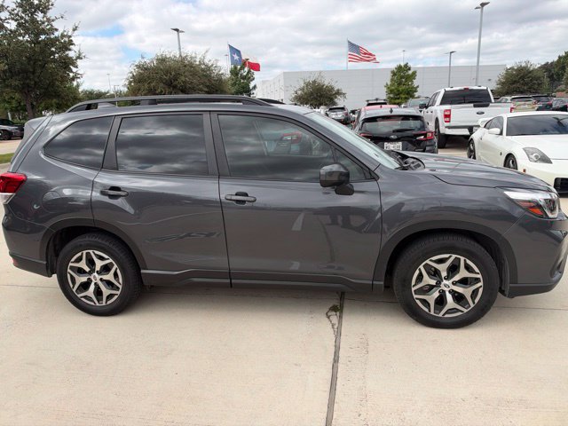 Used 2020 Subaru Forester Premium AWD/4WD image 2