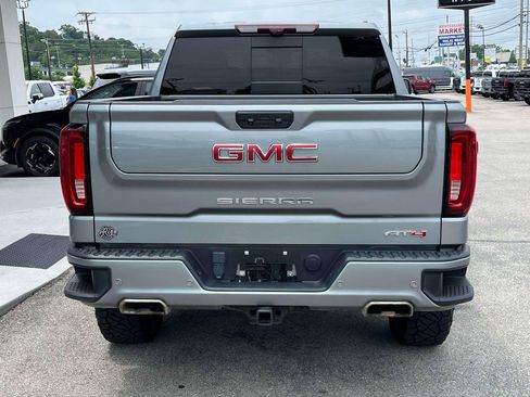 Used 2024 GMC Sierra 1500 AT4 w/ Technology Package AWD/4WD image 4