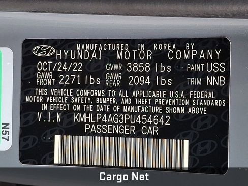 Used 2023 Hyundai Elantra Limited w/ Preferred Accessory Package image 21