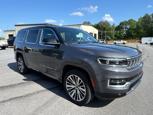 Used 2025 Jeep Grand Wagoneer 4WD image 3