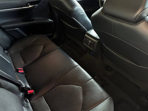 Used 2022 Toyota Camry XSE FWD image 18