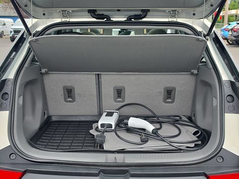 Certified 2023 Chevrolet Bolt EUV Premier w/ Sun & Sound Package FWD image 9