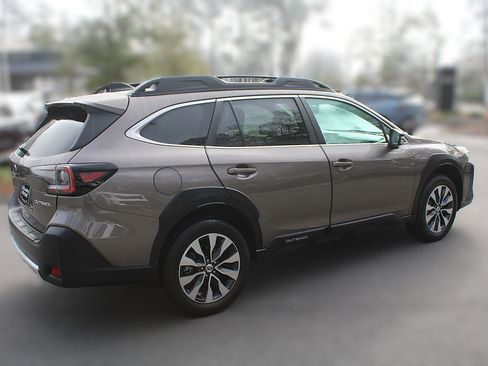 Used 2024 Subaru Outback Limited image 13