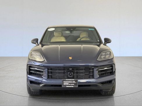 Certified 2025 Porsche Cayenne Coupe image 11