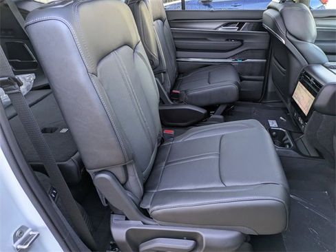 New 2026 Jeep Grand Wagoneer Summit image 28