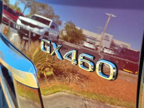 Used 2021 Lexus GX 460 Premium w/ Premium Package image 8