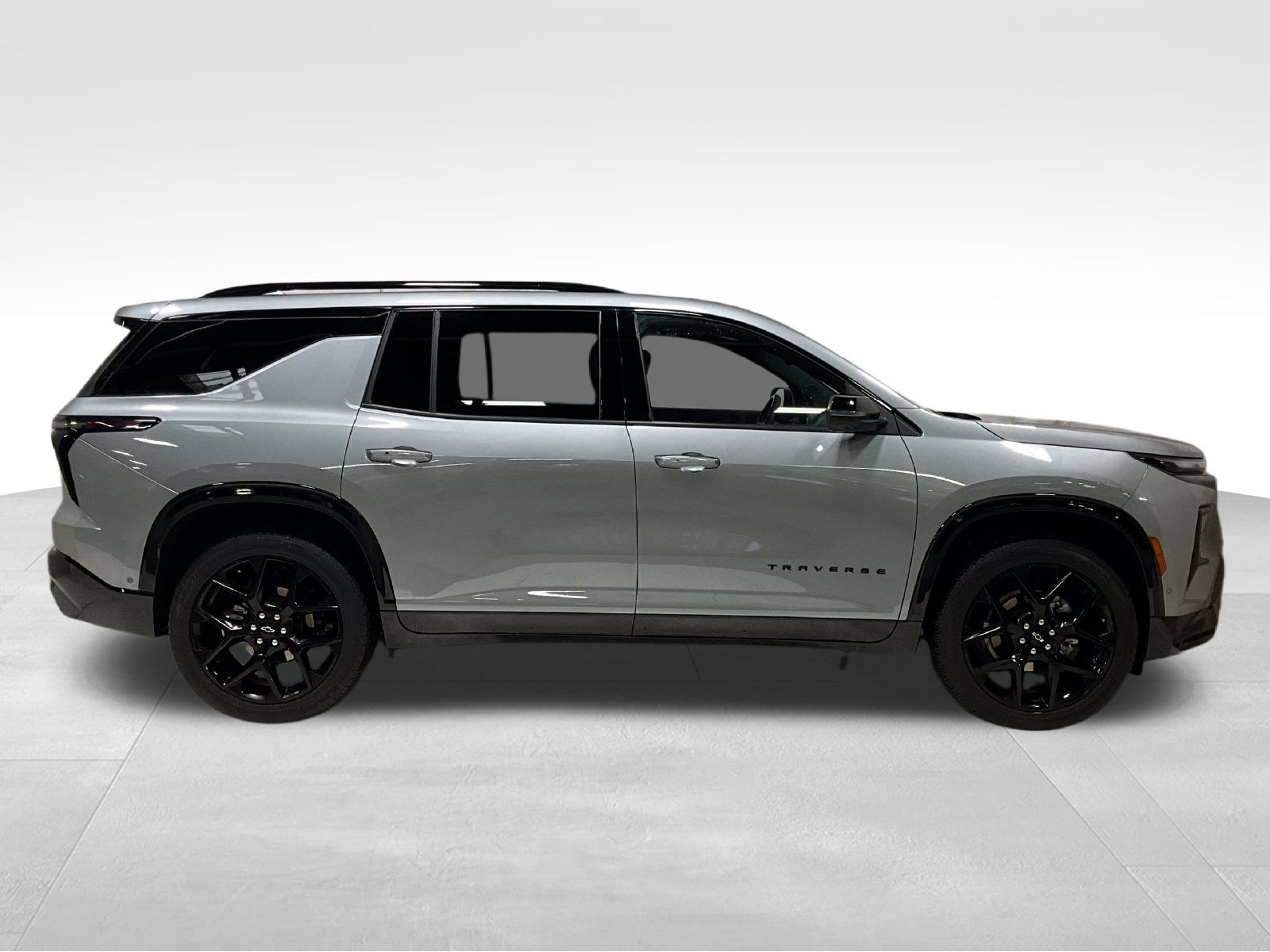 Used 2024 Chevrolet Traverse RS AWD/4WD image 3