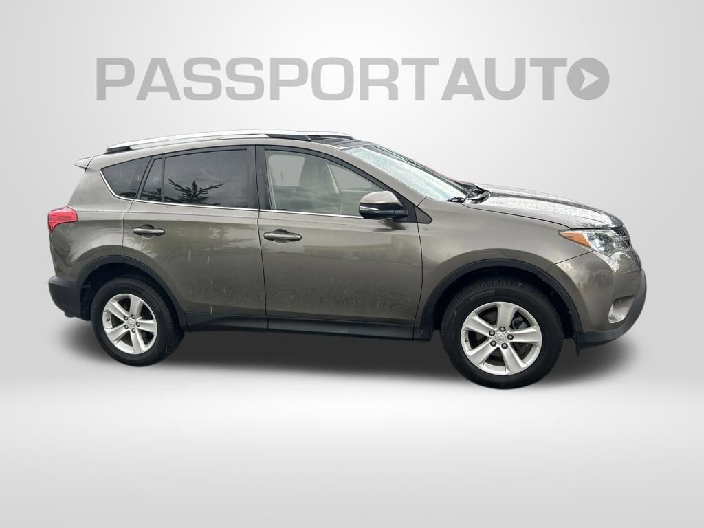 Used 2013 Toyota RAV4 XLE AWD/4WD image 3