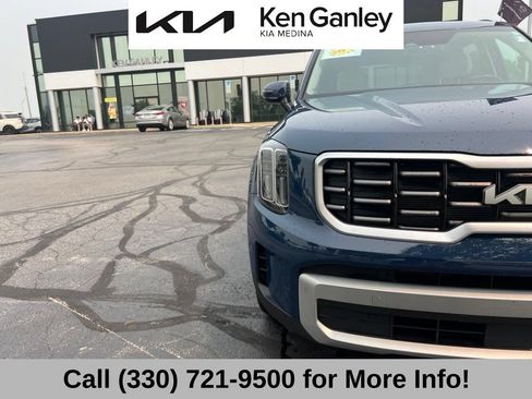 Certified 2024 Kia Telluride S w/ S Sunroof Package AWD/4WD image 18