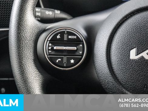 Used 2025 Kia Soul LX w/ LX Technology Package FWD image 23