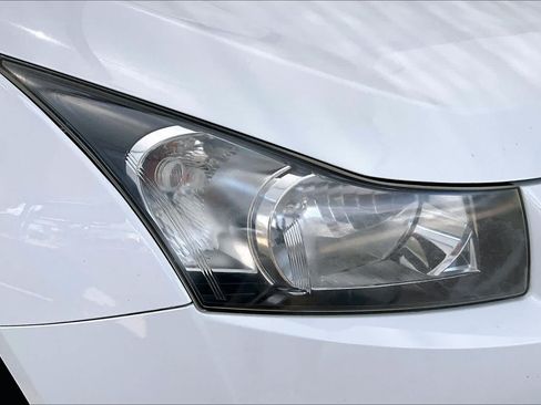 Used 2013 Chevrolet Cruze LS FWD image 27