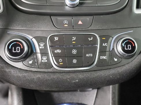 Used 2025 Chevrolet Malibu LT FWD image 41