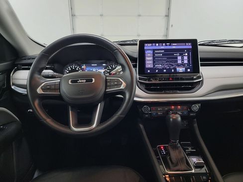Used 2022 Jeep Compass Limited AWD/4WD image 11