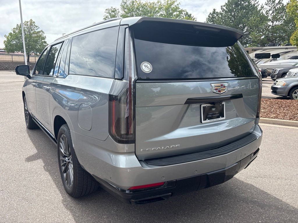 Certified 2025 Cadillac Escalade ESV Sport Platinum RWD image 3