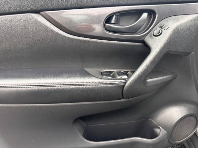 Used 2020 Nissan Rogue S AWD/4WD image 14