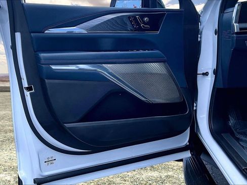 Used 2026 Cadillac Escalade IQ Luxury 2 AWD/4WD image 20