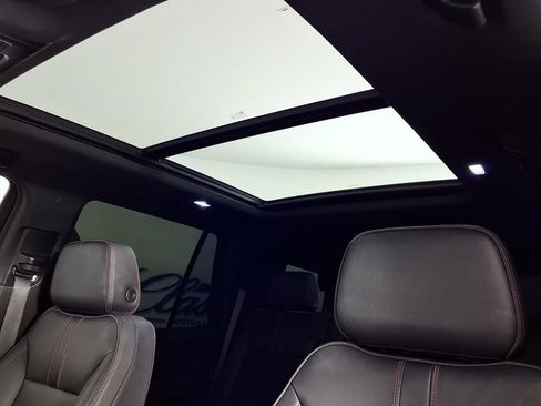 Used 2022 Chevrolet Tahoe RST w/ Luxury Package image 12