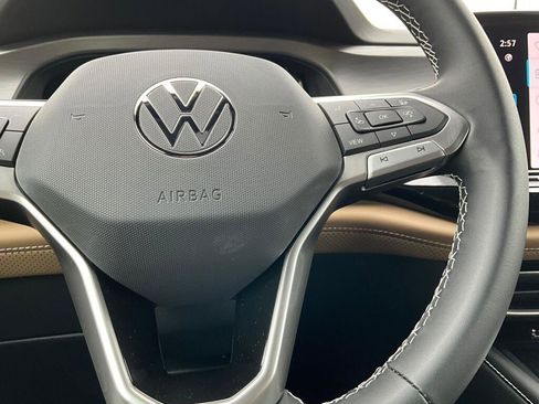 New 2026 Volkswagen Atlas Cross Sport SE image 21