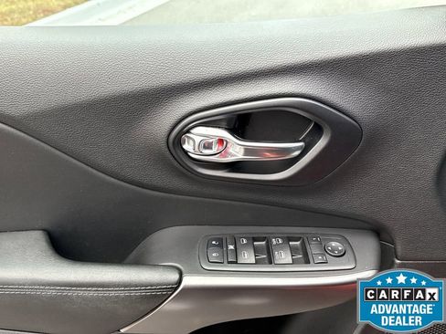 Used 2021 Jeep Cherokee Latitude image 13