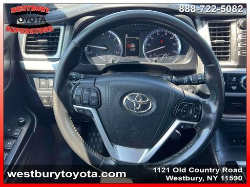 Used 2017 Toyota Highlander XLE AWD/4WD image 17