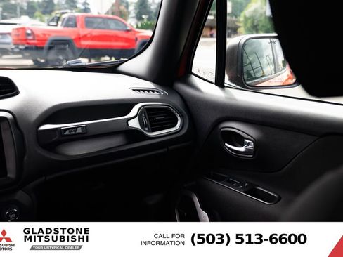 Used 2021 Jeep Renegade Latitude w/ Sun & Sound Group AWD/4WD image 10