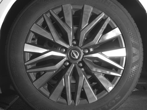 Used 2025 Nissan Altima 2.5 SV FWD image 14