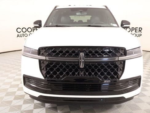 New 2026 Lincoln Navigator Reserve w/ Jet Appearance Package image 9