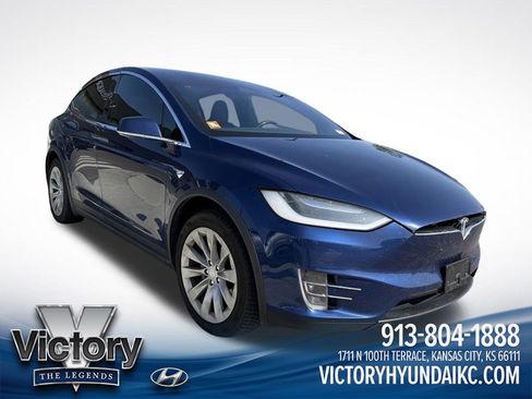 Used 2017 Tesla Model X AWD/4WD image 3