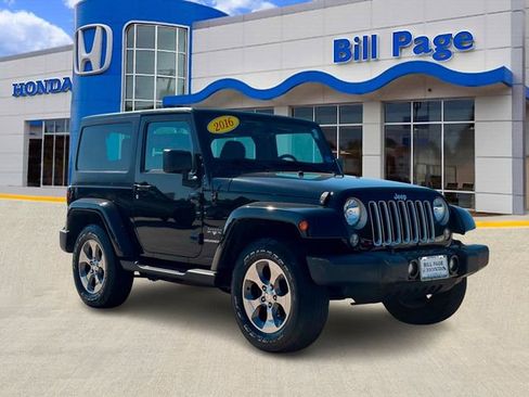 Used 2016 Jeep Wrangler Sahara w/ Connectivity Group AWD/4WD image 1