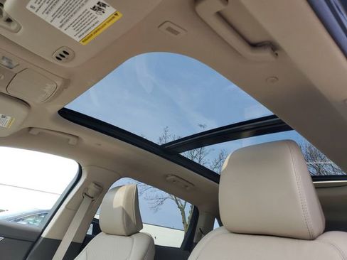 Certified 2023 Lincoln Nautilus Reserve image 11