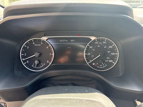 Used 2025 Nissan Rogue SV image 28