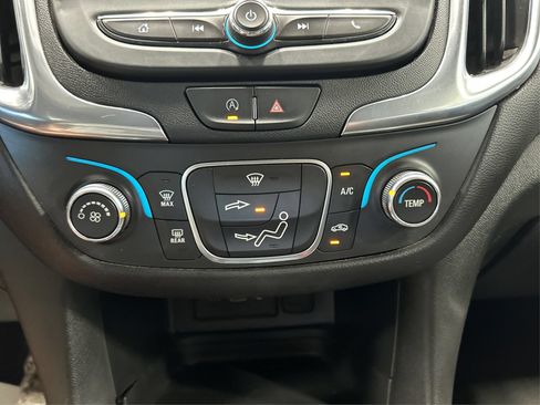 Used 2023 Chevrolet Equinox LT FWD image 26