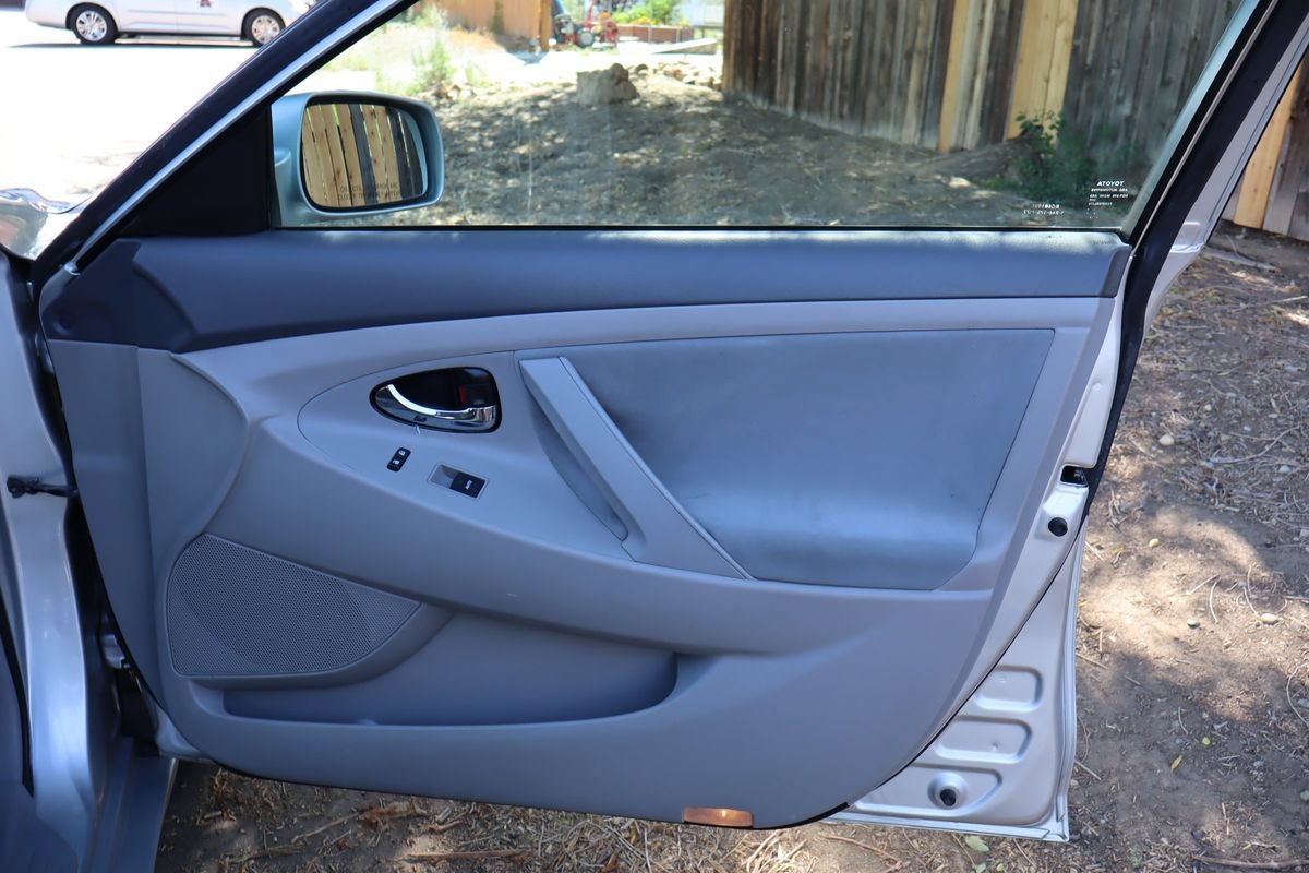Used 2010 Toyota Camry FWD image 26