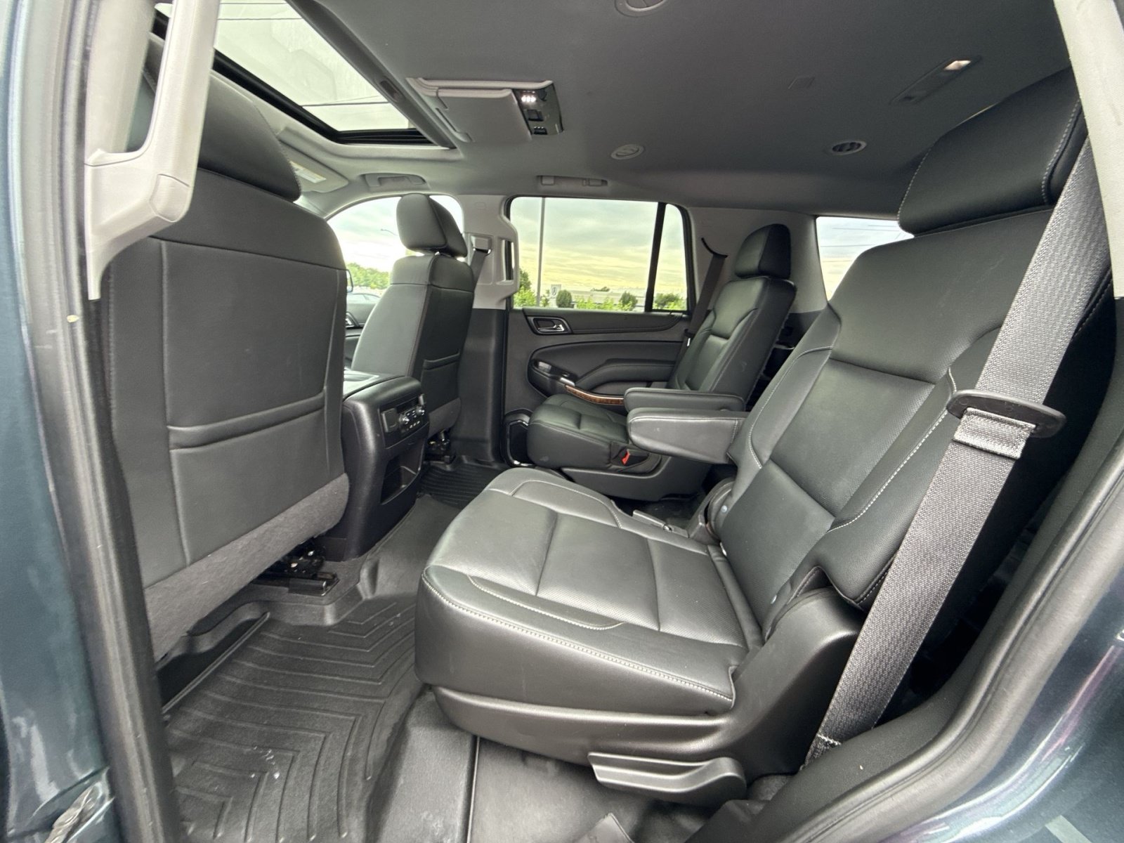Used 2020 Chevrolet Tahoe Premier AWD/4WD image 23